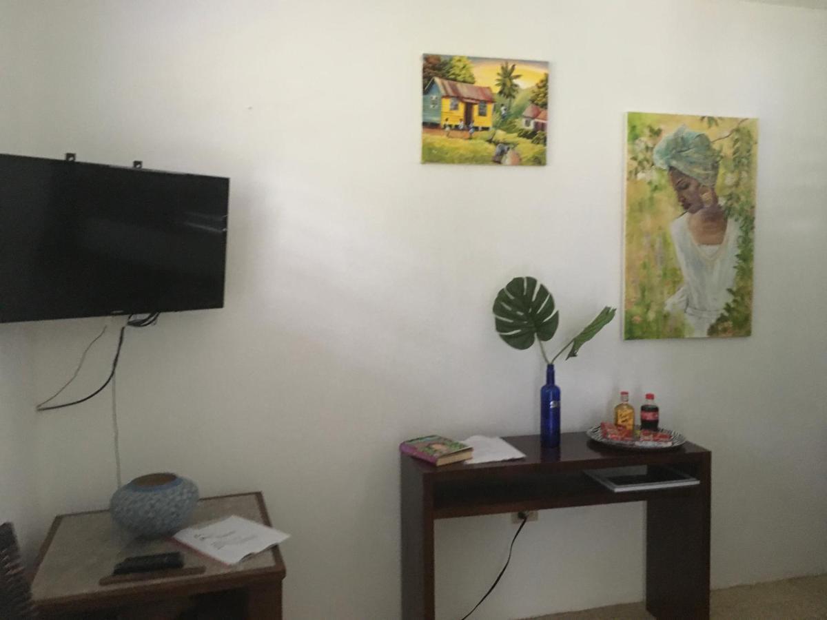Ancella'S Garden Apartment-Beach-5Min Drive, 1 Hr Montego Bay, 25 Mins Ocho Rios, Continental Breakfast Runaway Bay Exteriör bild