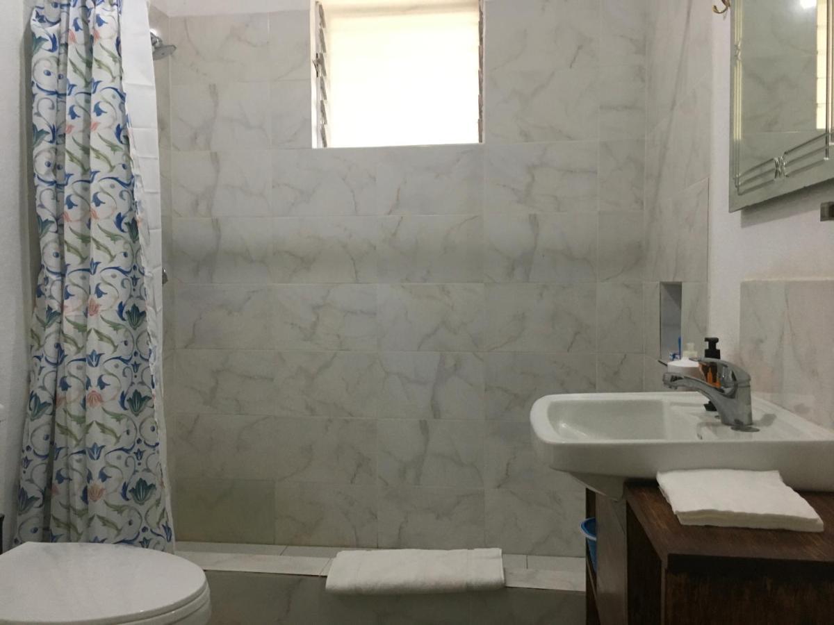 Ancella'S Garden Apartment-Beach-5Min Drive, 1 Hr Montego Bay, 25 Mins Ocho Rios, Continental Breakfast Runaway Bay Exteriör bild