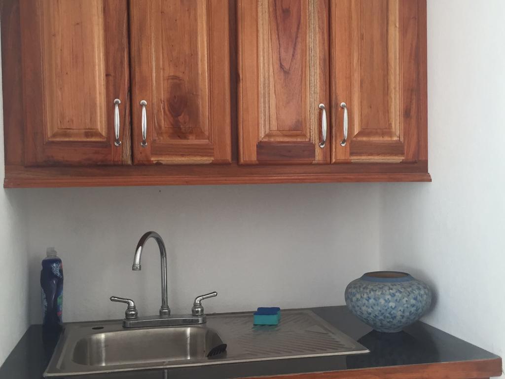 Ancella'S Garden Apartment-Beach-5Min Drive, 1 Hr Montego Bay, 25 Mins Ocho Rios, Continental Breakfast Runaway Bay Exteriör bild