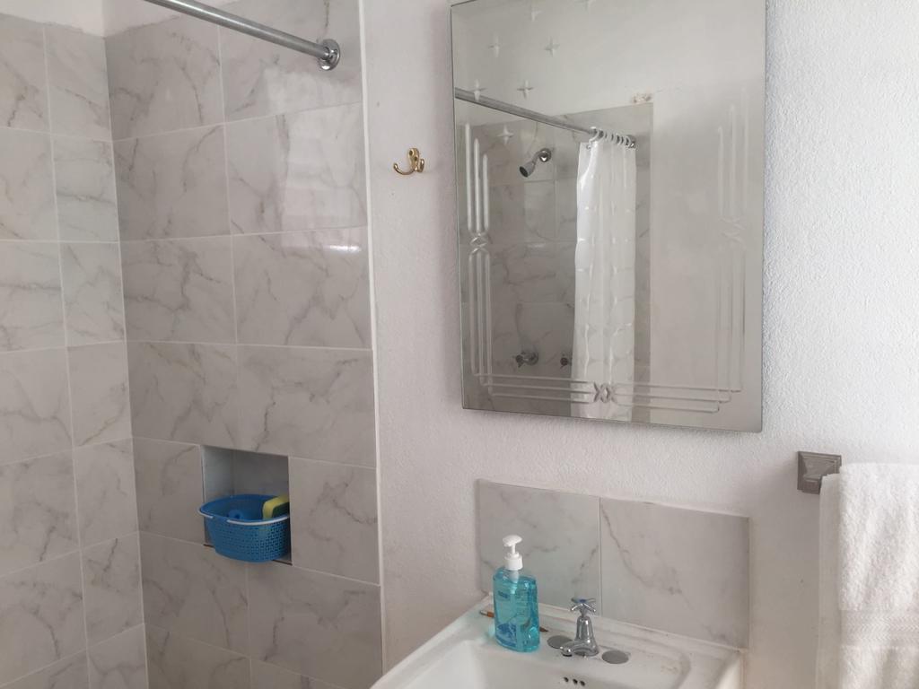 Ancella'S Garden Apartment-Beach-5Min Drive, 1 Hr Montego Bay, 25 Mins Ocho Rios, Continental Breakfast Runaway Bay Exteriör bild
